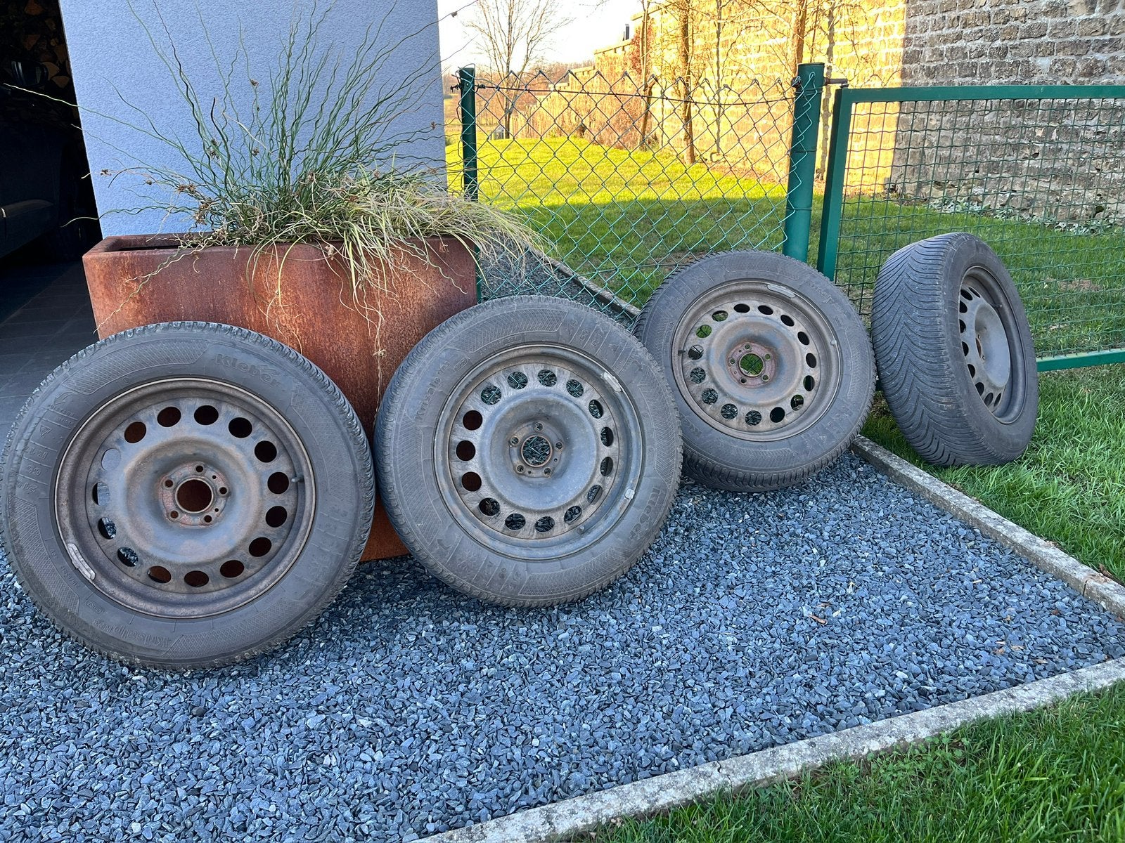 4 Kleber winterbanden + 215/65/R17 plaatmetalen velgen, Ophalen, Banden en Velgen, 17 inch, Winterbanden