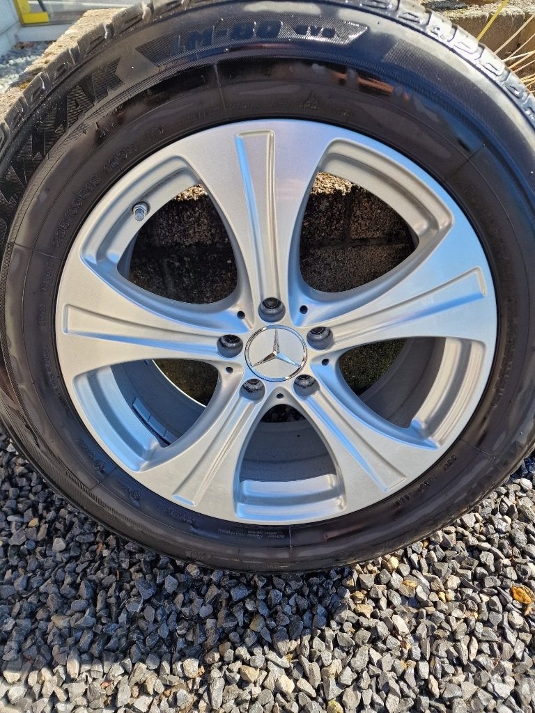 Mercedes Set alu velgen met winterbanden, Autos : Pièces & Accessoires, Pneus & Jantes, Pneus hiver, Véhicule de tourisme, Enlèvement