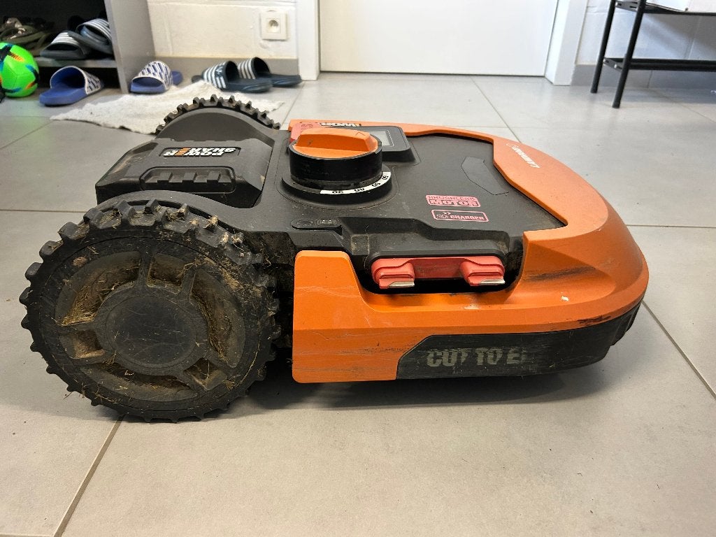 Robotmaaier worx landroid (2000m²), Ophalen, Gebruikt, Bestuurbaar via app