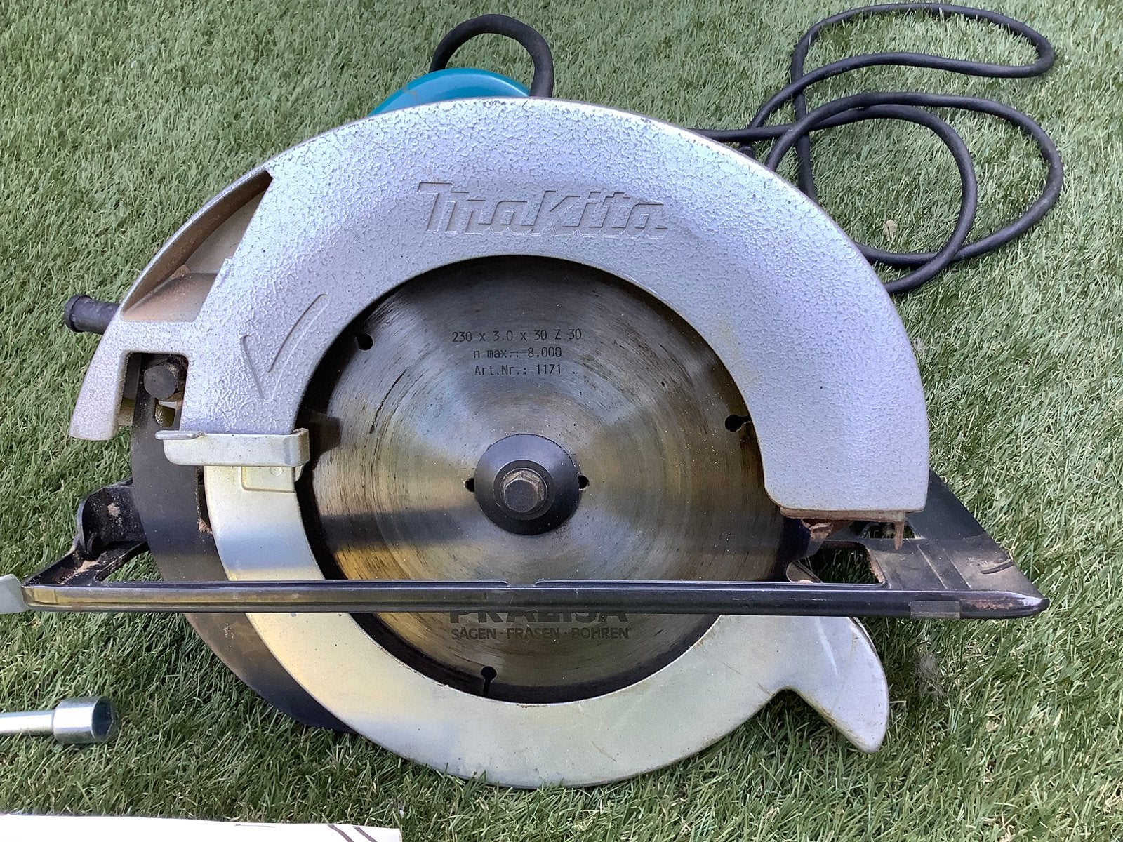 Cirkelzaag Makita SR2300, Bricolage & Construction, Outillage | Scies mécaniques, 1200 watts ou plus, 70 mm ou plus, Enlèvement