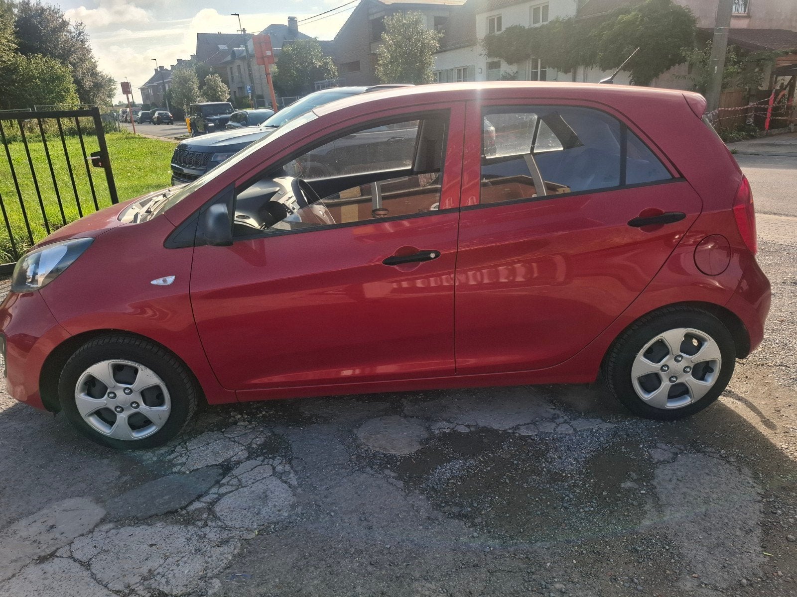 KIA PICANTO 1.0 ESSENCE 61000 KM  CARNET + CARPASSE, Autos, Rouge, Euro 5, Achat, 50 kW