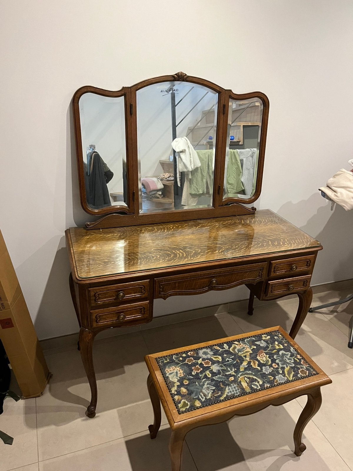 Antieke houten kaptafel met drieluik, spiegel en krukje, Huis en Inrichting, Tafels | Kaptafels, Ophalen, Gebruikt, Hout