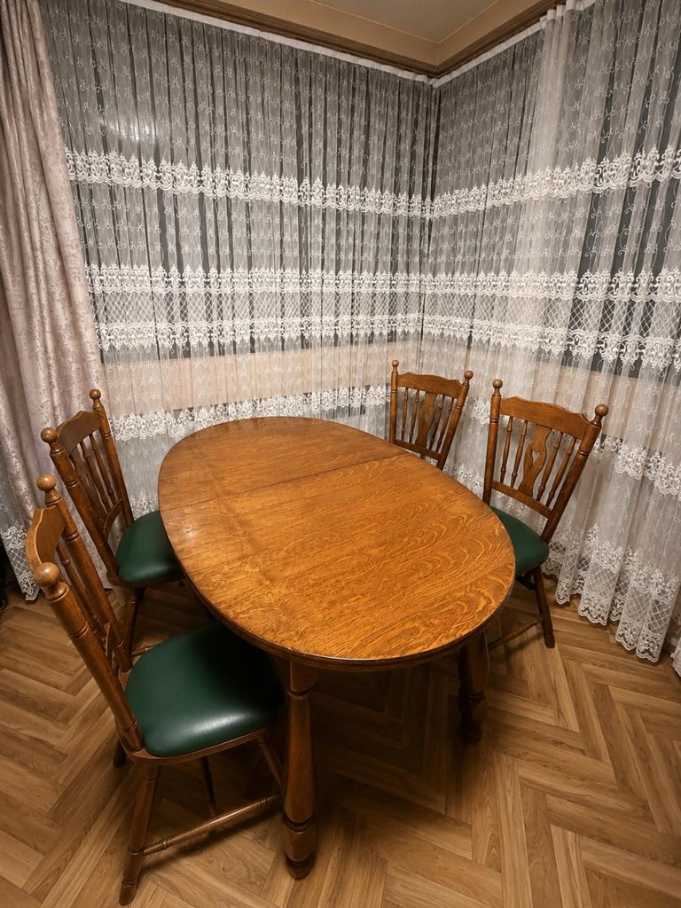 Table avec 4 chaises, Maison & Meubles, Enlèvement, Utilisé, Hout, Moins de 4 chaises