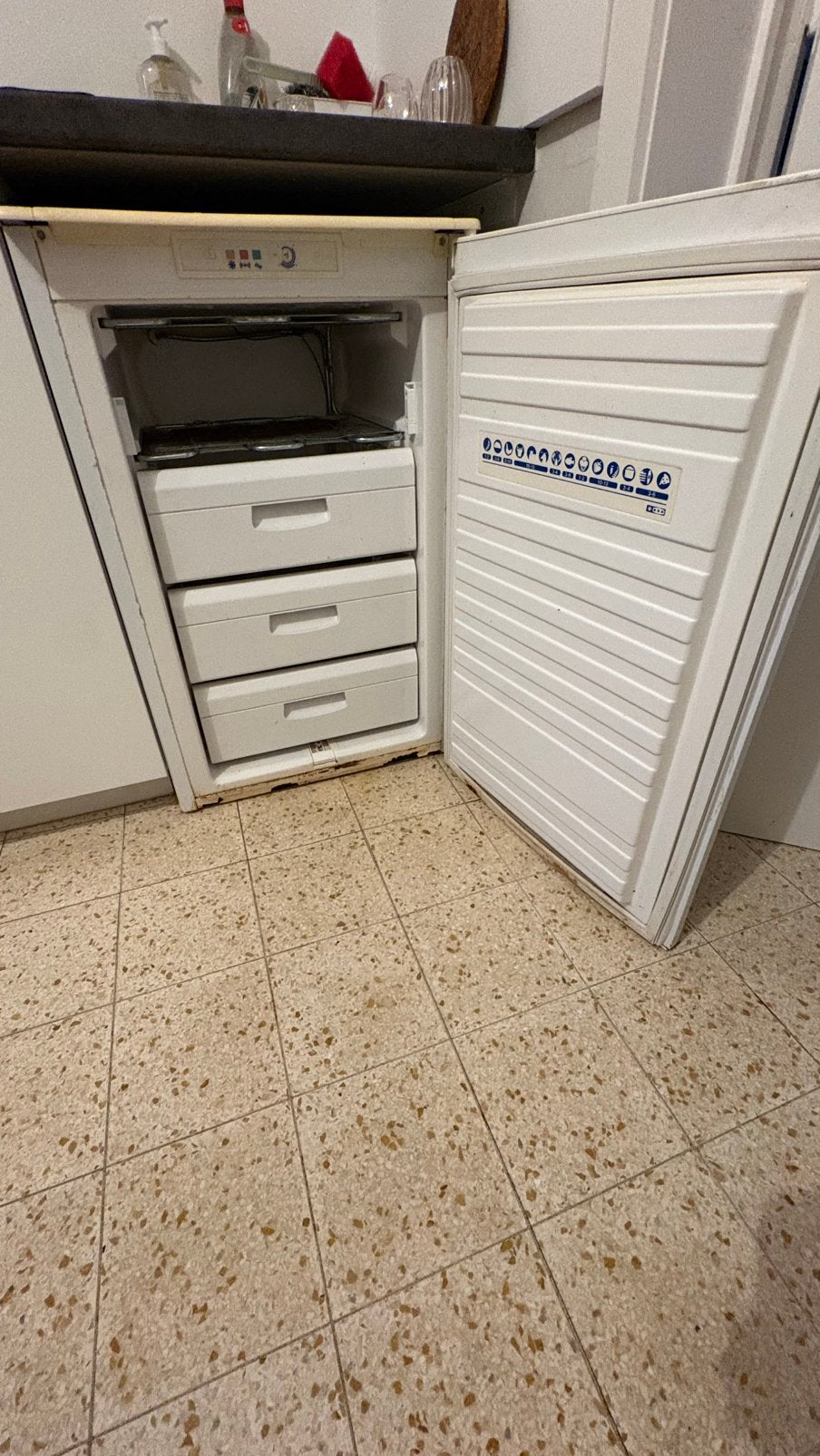 Ik verkoop mijn diepvries in goede werkende staat, Ophalen, Zo goed als nieuw