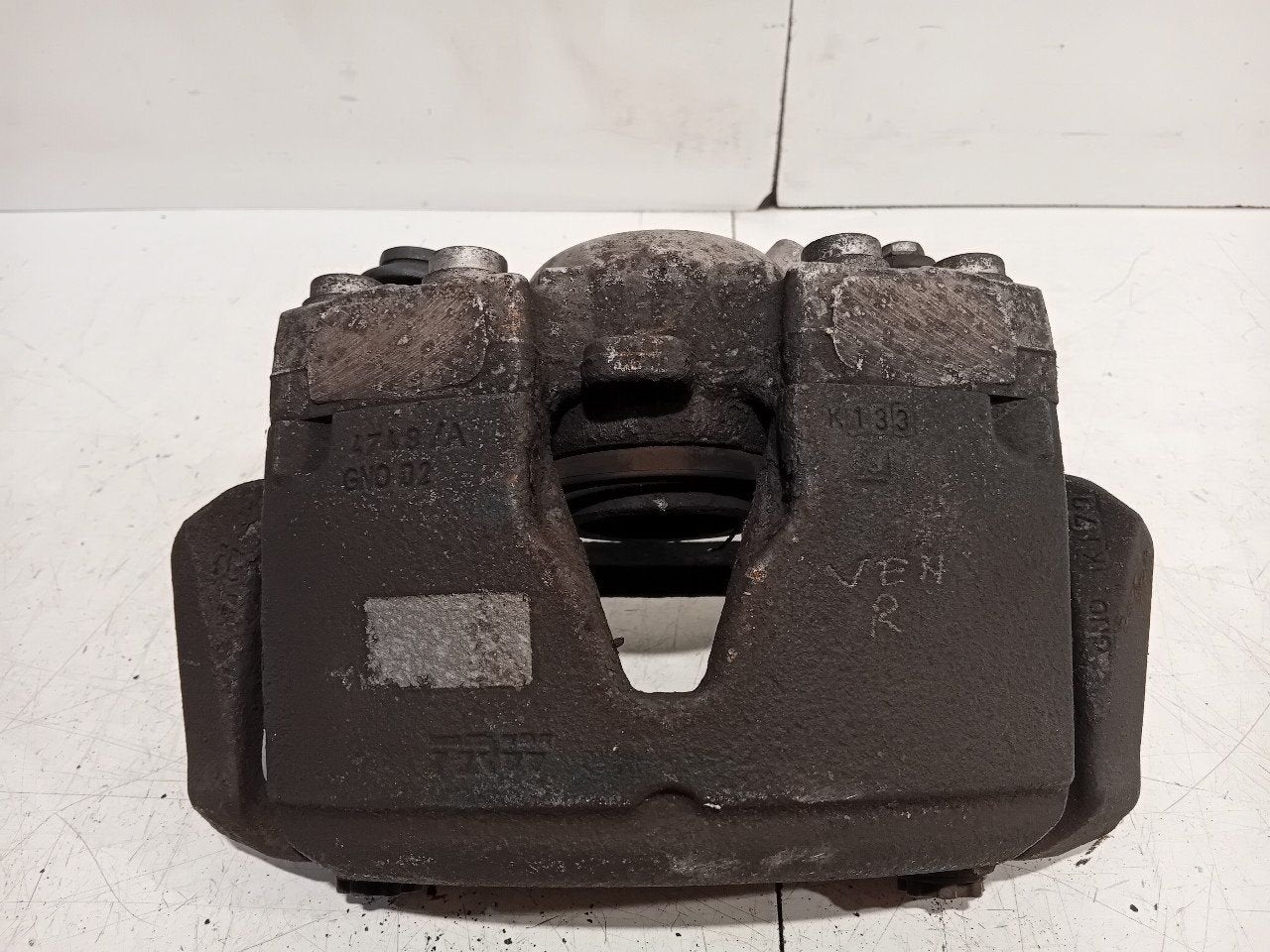 Remklauw rechts voor Audi A4, Onderdelen@venauto.nl, Van der Ven Autorecycling B.V., Gebruikt, Ettenseweg 76, 4706 PB Roosendaal, The Netherlands