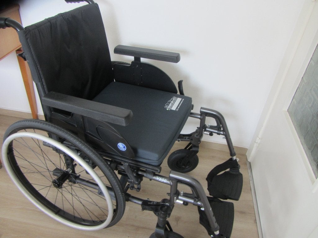 Fauteuil roulant léger V500, Vermeiren allu,+coussin, brilli, Enlèvement