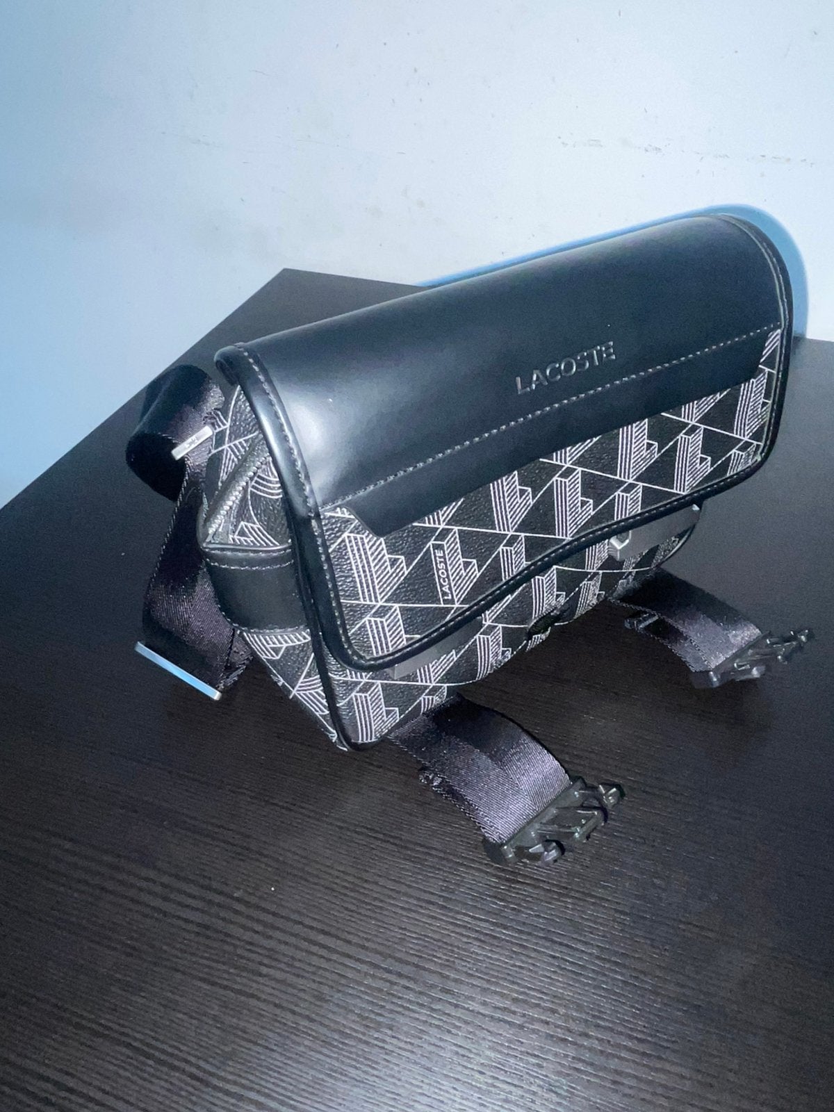 Sac en bandoulière Lacoste, Enlèvement, Comme neuf
