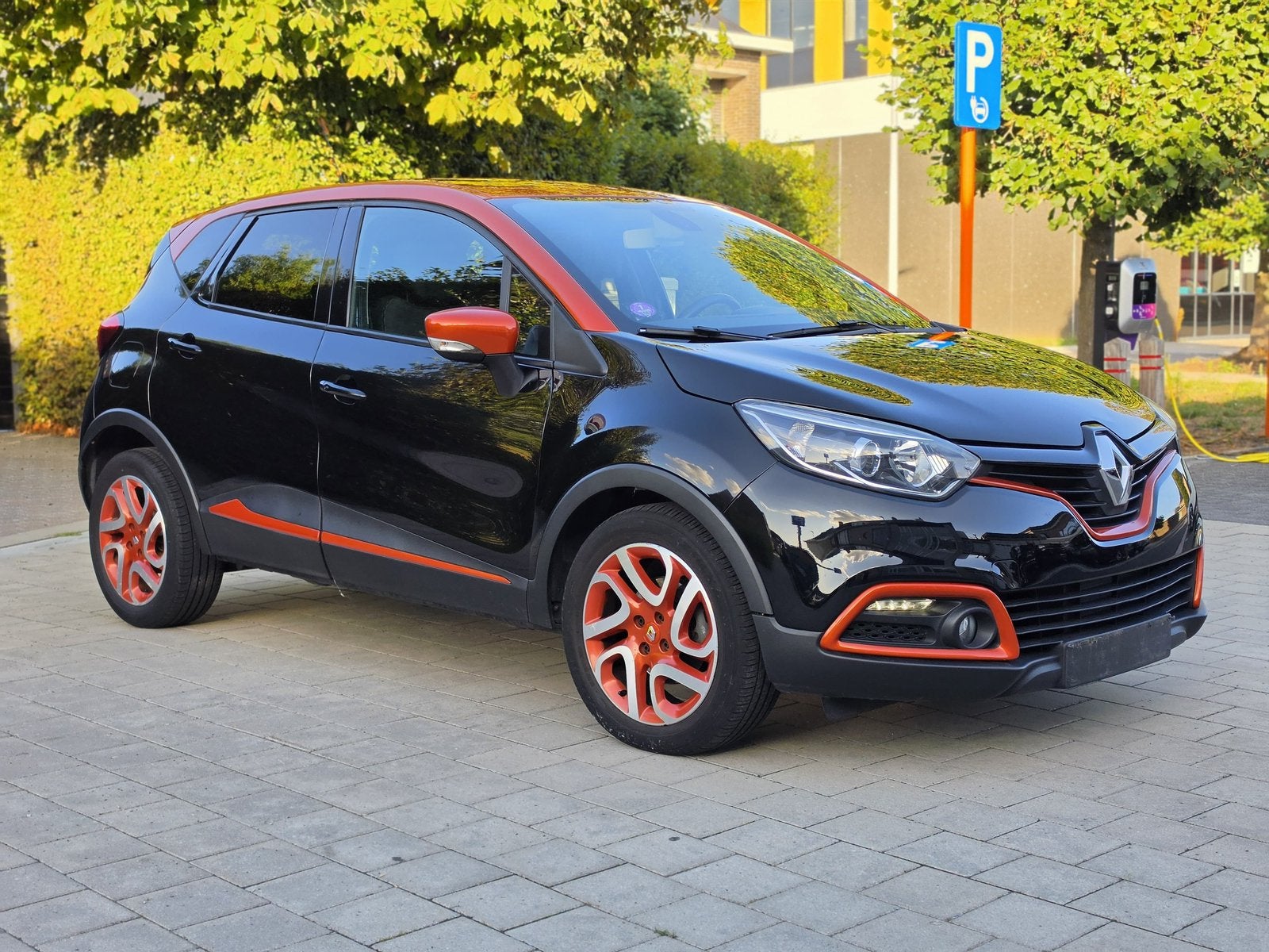 RENAULT CAPTUR/VERSION UNIQUE ! /AUTOMATIQUE ! /APPROUVÉ, Autos, Achat, 87 kW, Euro 6, Entretenue par le concessionnaire