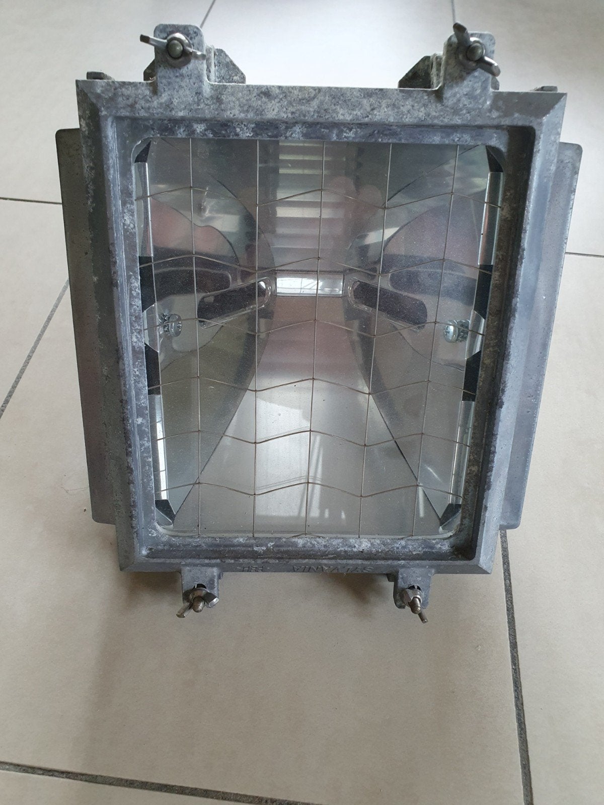 Sylvania FEH 500, Enlèvement ou Envoi