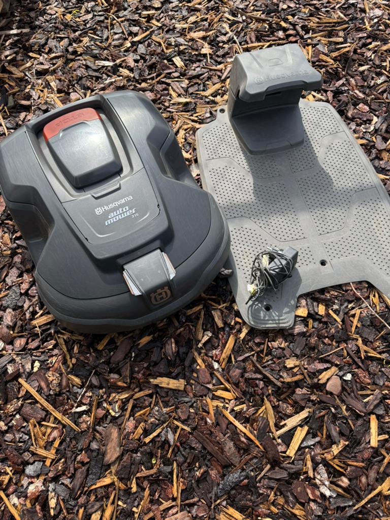 Husqvarna 315, Jardin & Terrasse, Tondeuses robotisées, Enlèvement, Utilisé