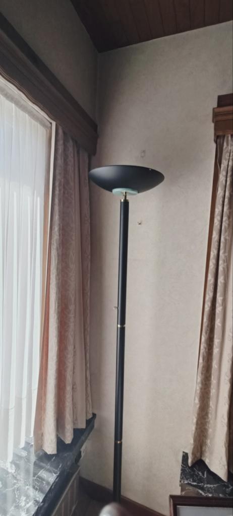 Lampe sur pied, Enlèvement