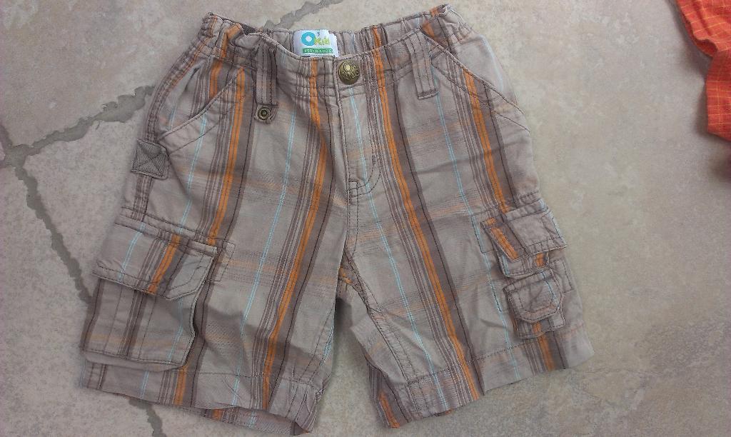 1 euro koopjes ! Stoer shortje mt 86, Enfants & Bébés, Vêtements de bébé | Taille 86, Enlèvement ou Envoi, Comme neuf, Garçon