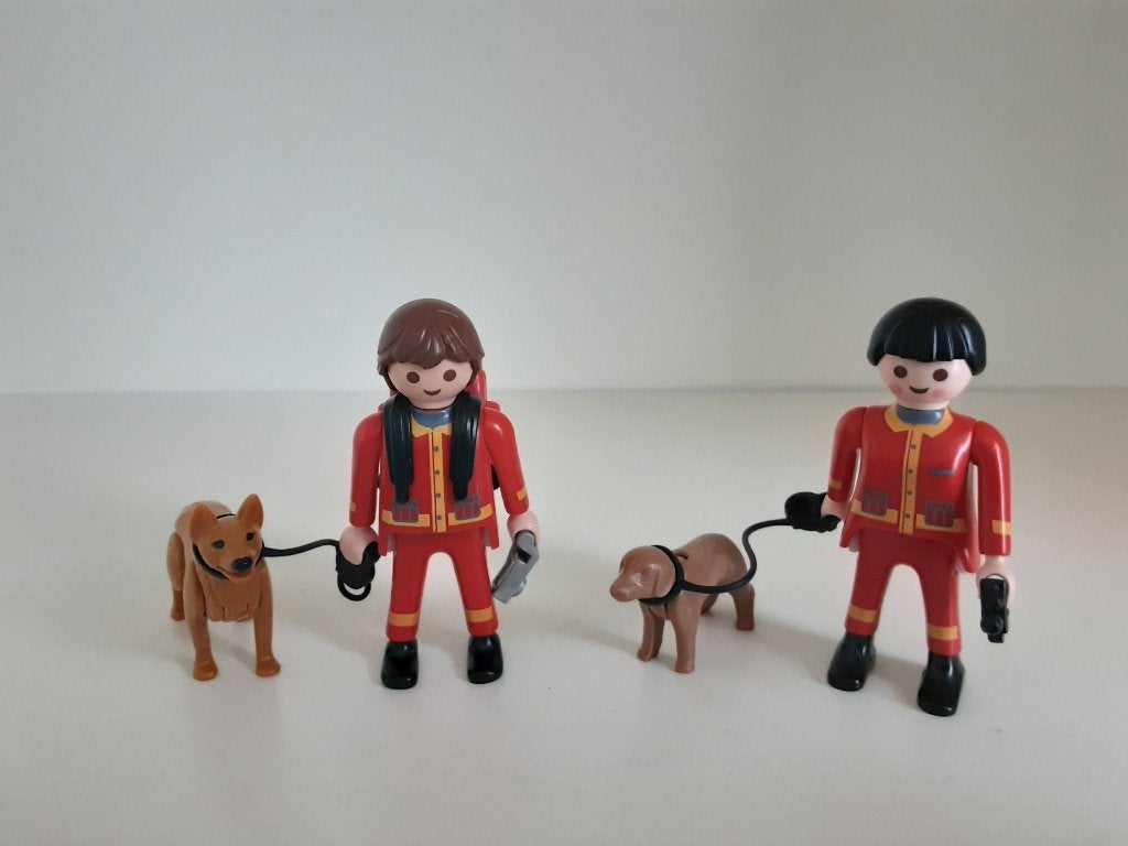 Playmobil reddingswerkers ziekenhuis met honden, Kinderen en Baby's, Speelgoed | Playmobil, Ophalen of Verzenden, Zo goed als nieuw