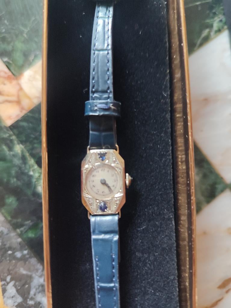 Art deco platinum hirloge met saffieren en diamanten, Handtassen en Accessoires, Antieke sieraden, Ophalen of Verzenden, Overige materialen