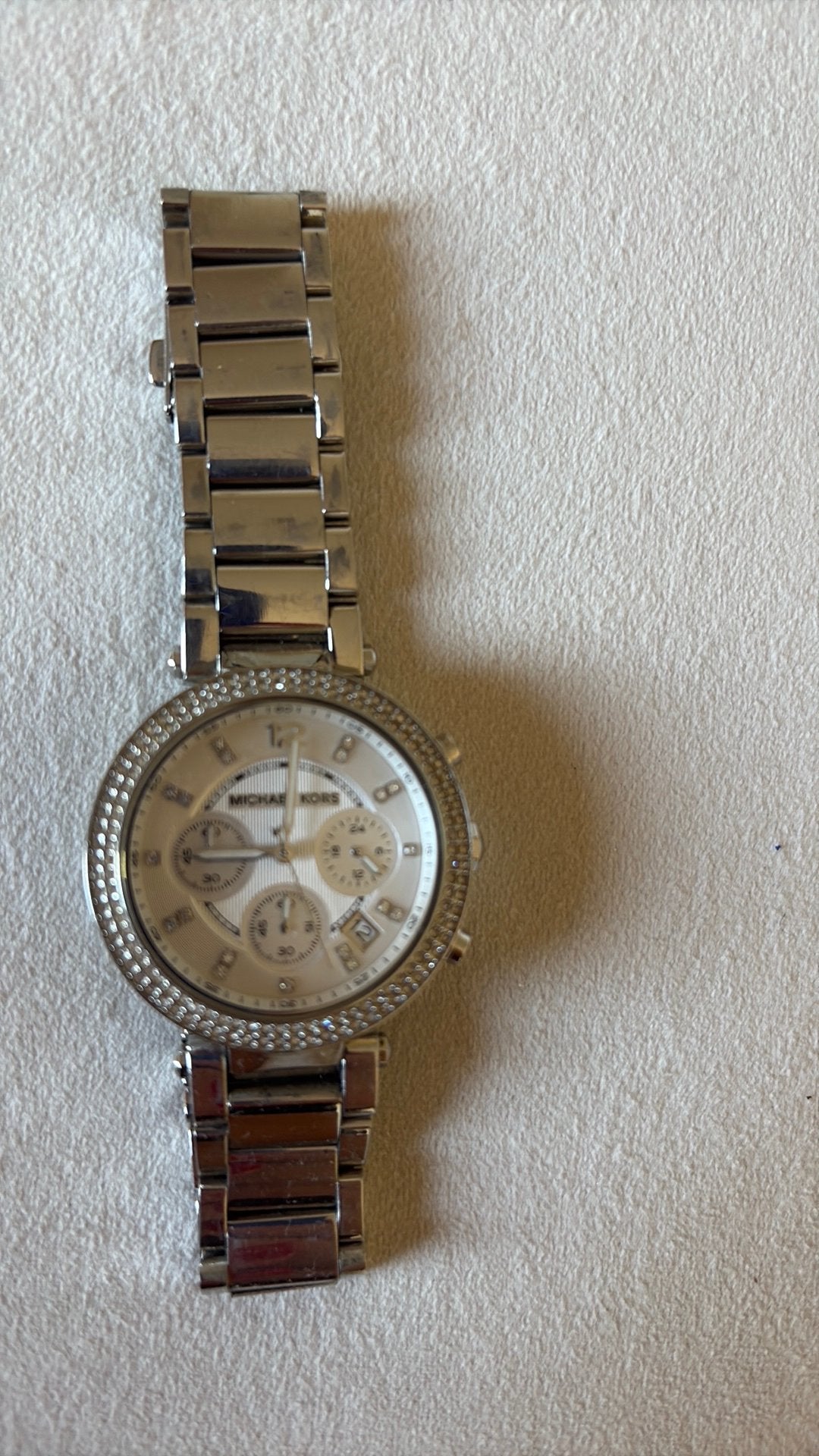 Horloge Michael cour zilverkleurig met strass diamanten, Ophalen of Verzenden, Zo goed als nieuw, Met strass