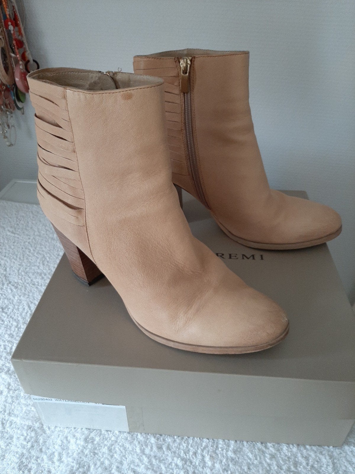 Enkellaarsjes Bruno Premi, Beige, Lage of Enkellaarzen, Ophalen of Verzenden, Zo goed als nieuw