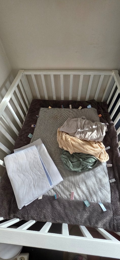 Parc bébé avec matelas, Enfants & Bébés, Enlèvement, Utilisé, Rectangulaire, Réglable en hauteur