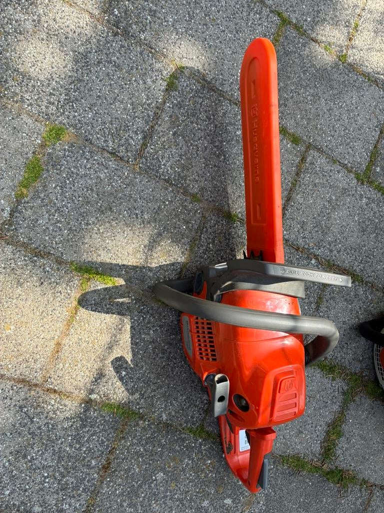 Twee boomzagen, Tuin en Terras, Ophalen, Zo goed als nieuw, Benzine