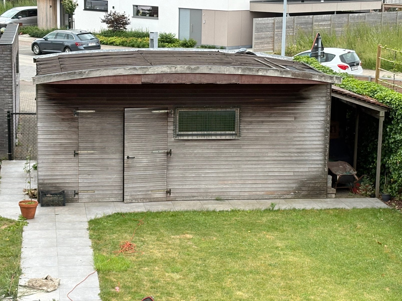 Gratis af te breken tuinhuis incl. keramische dakpannen, Tuin en Terras, Tuinhuizen, Ophalen, Gebruikt, Tuinhuis, 1 raam