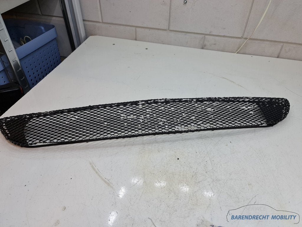 AMG bumpergrille Mercedes W203 C Klasse zwart origineel gebr, Auto-onderdelen, Gebruikt, Mercedes-Benz AG, Mercedes-Benz, Mercedesstrasse 120
70372  Stuttgart, DE