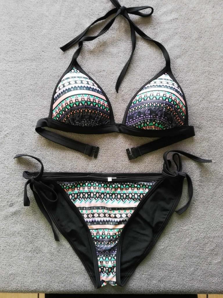 Bikini, nieuw ! maat M , 5 euro, Kleding | Dames, Badmode en Zwemkleding, Ophalen of Verzenden, Nieuw, Overige kleuren, Bikini