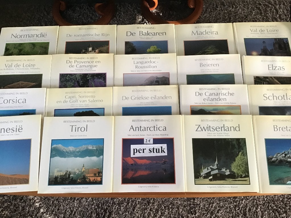 20 ARTIS boeken "Bestemming in beeld" aan 2 € per boek, Boeken, Reisgidsen, Ophalen of Verzenden, Zo goed als nieuw