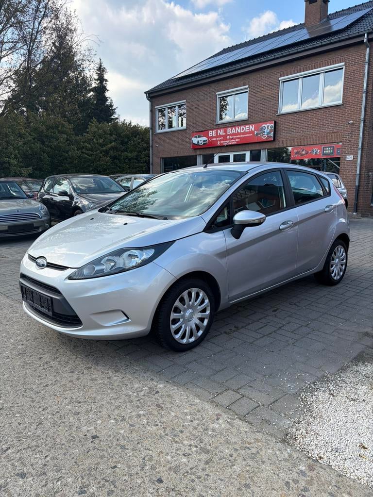 Ford fiesta 1.2 benzine met airco euro 5 Al gekeurd, Auto's, Ford, Euro 5, Bedrijf, Handgeschakeld, 5 deurs