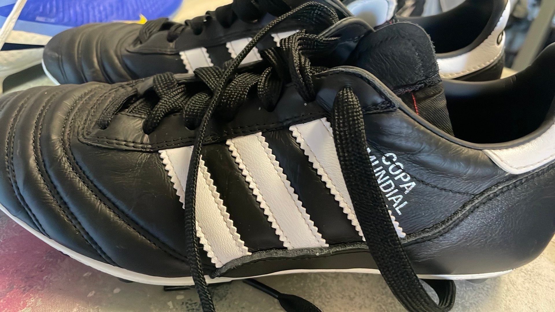 Voetbalschoenen adidas copa mundial mt 41,5, Enlèvement, Comme neuf, Chaussures