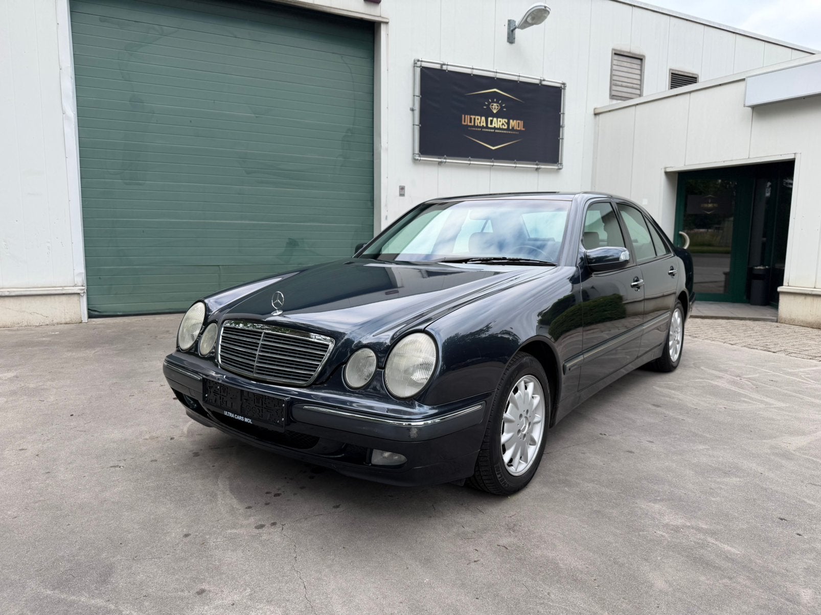 Mercedes E220 CDI W210/1ste Eigenaar/Facelift/GEKEURD, Auto's, Leder, Bedrijf, Automatische klimaatregeling, https://public.car-pass.be/vhr/7c5678f7-dfd0-4618-8a0d-224bc78a8896
