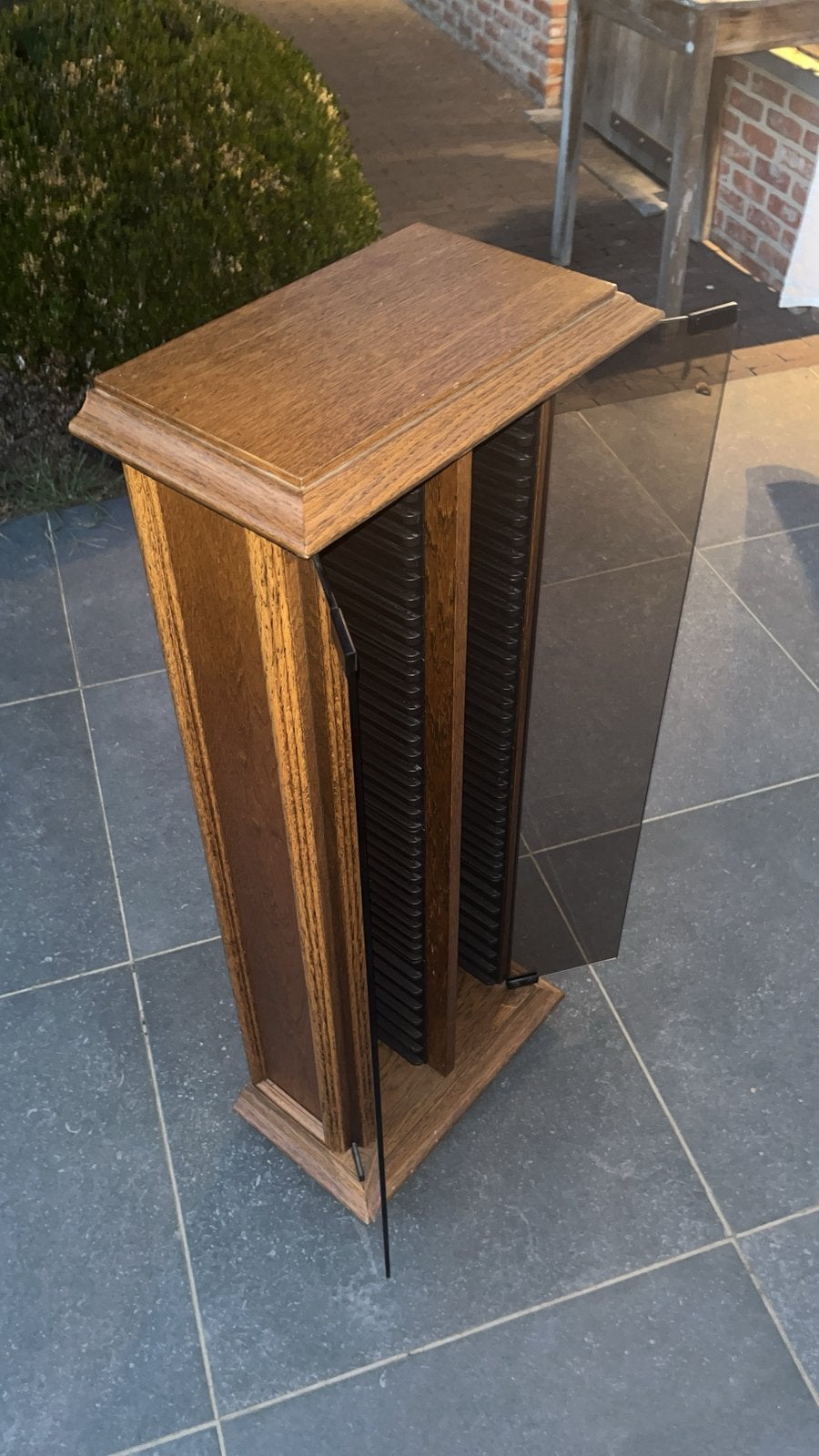 Vintage houten CD/DVD-kast met glazen deuren, Huis en Inrichting, Ophalen of Verzenden, Gebruikt