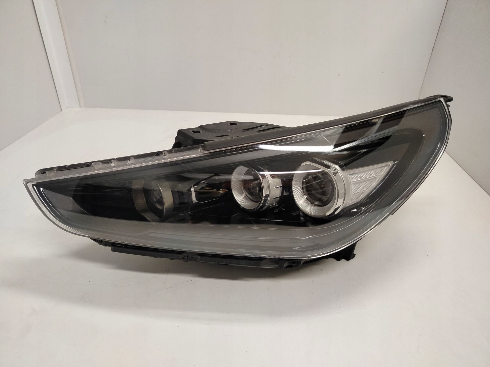Phare gauche Hyundai i30 III 92101G4120, Heolleung-ro 12
06797  Seoul, Info@hyundai.com, Utilisé, Hyundai