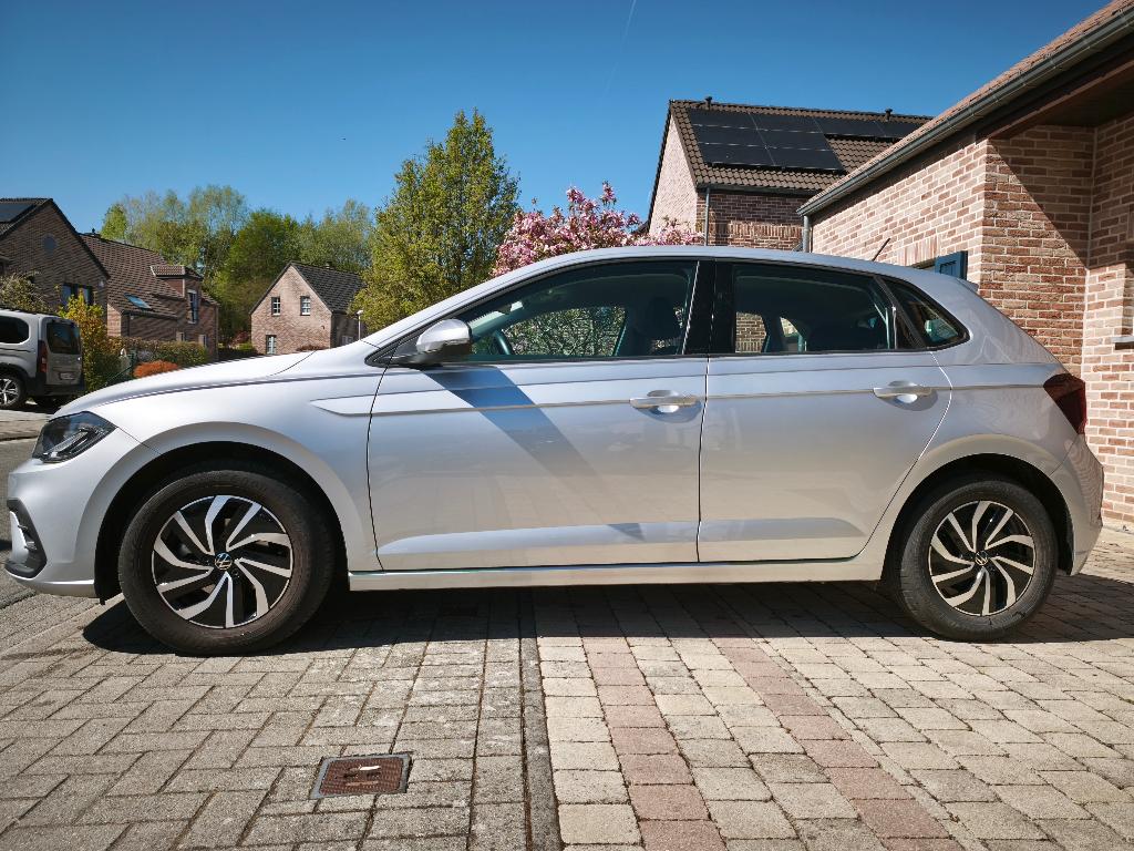 Volkswagen Polo 1.0 tsi DSG Buisness 2.700km, Argent ou Gris, Achat, Euro 6, Entretenue par le concessionnaire