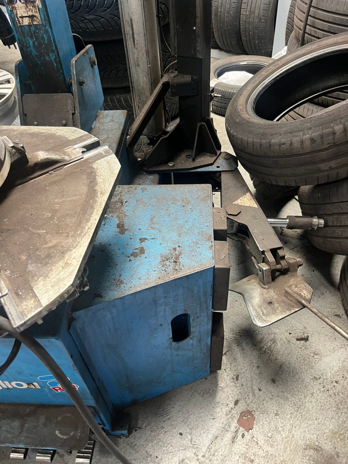 Banden machine 220v, Ophalen, Zo goed als nieuw