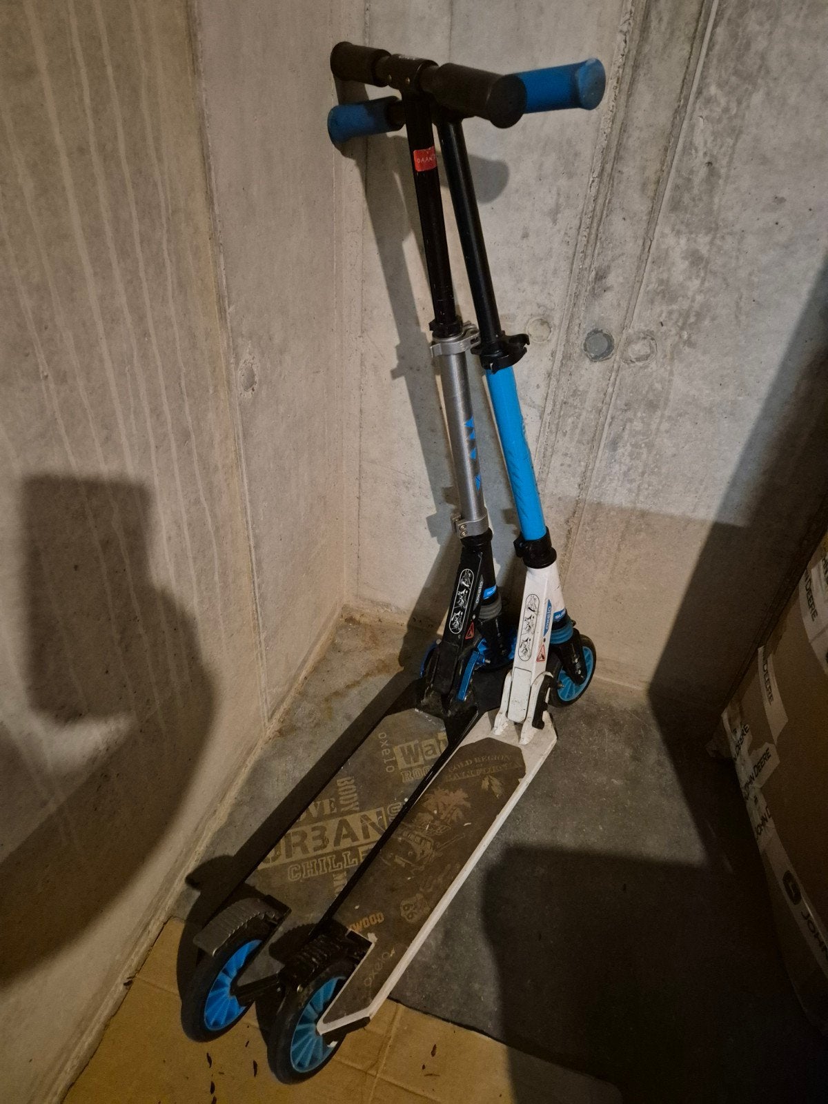 2 kindersteps, Fietsen en Brommers, Steps, Ophalen, Gebruikt, DECATHLON