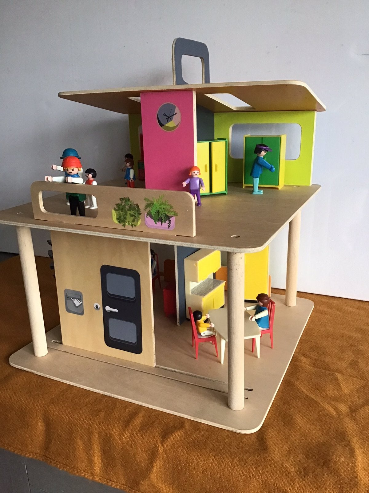 Poppenhuis met meubeltjes, Ophalen of Verzenden, Zo goed als nieuw, Poppenhuis