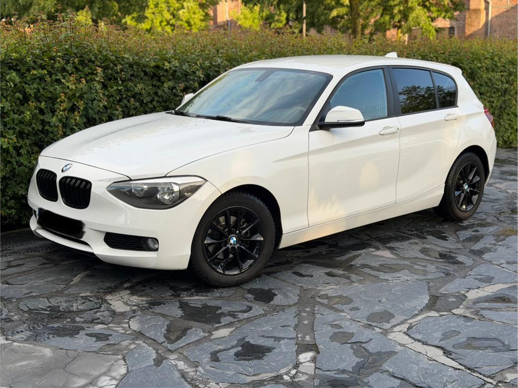 Bmw f20 114d / 2013 / Airco, Auto's, Zwart, 4 cilinders, Wit, Bedrijf