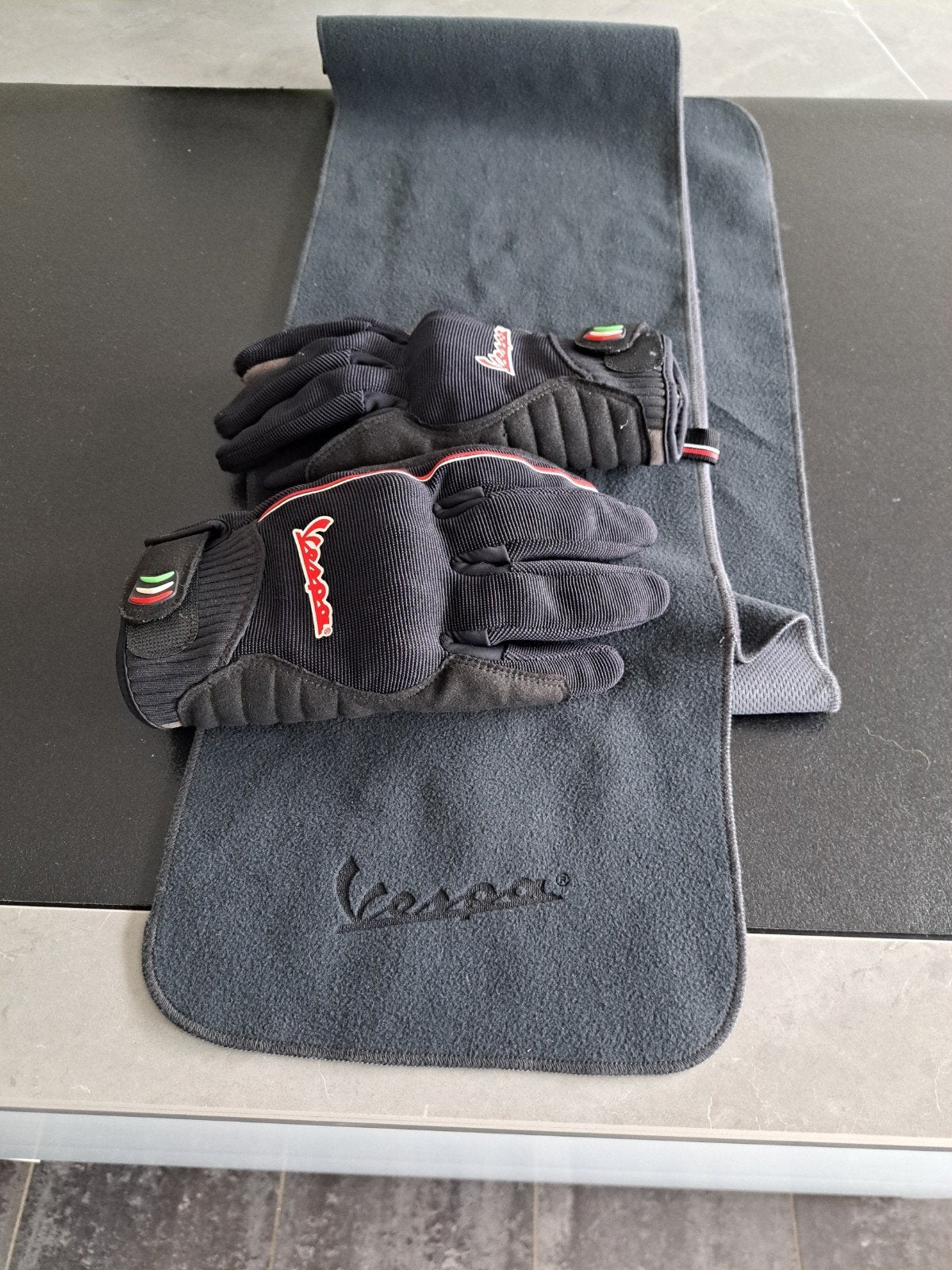 Vespa sjaal en handschoenen, Motoren, Motoren | Piaggio, Particulier