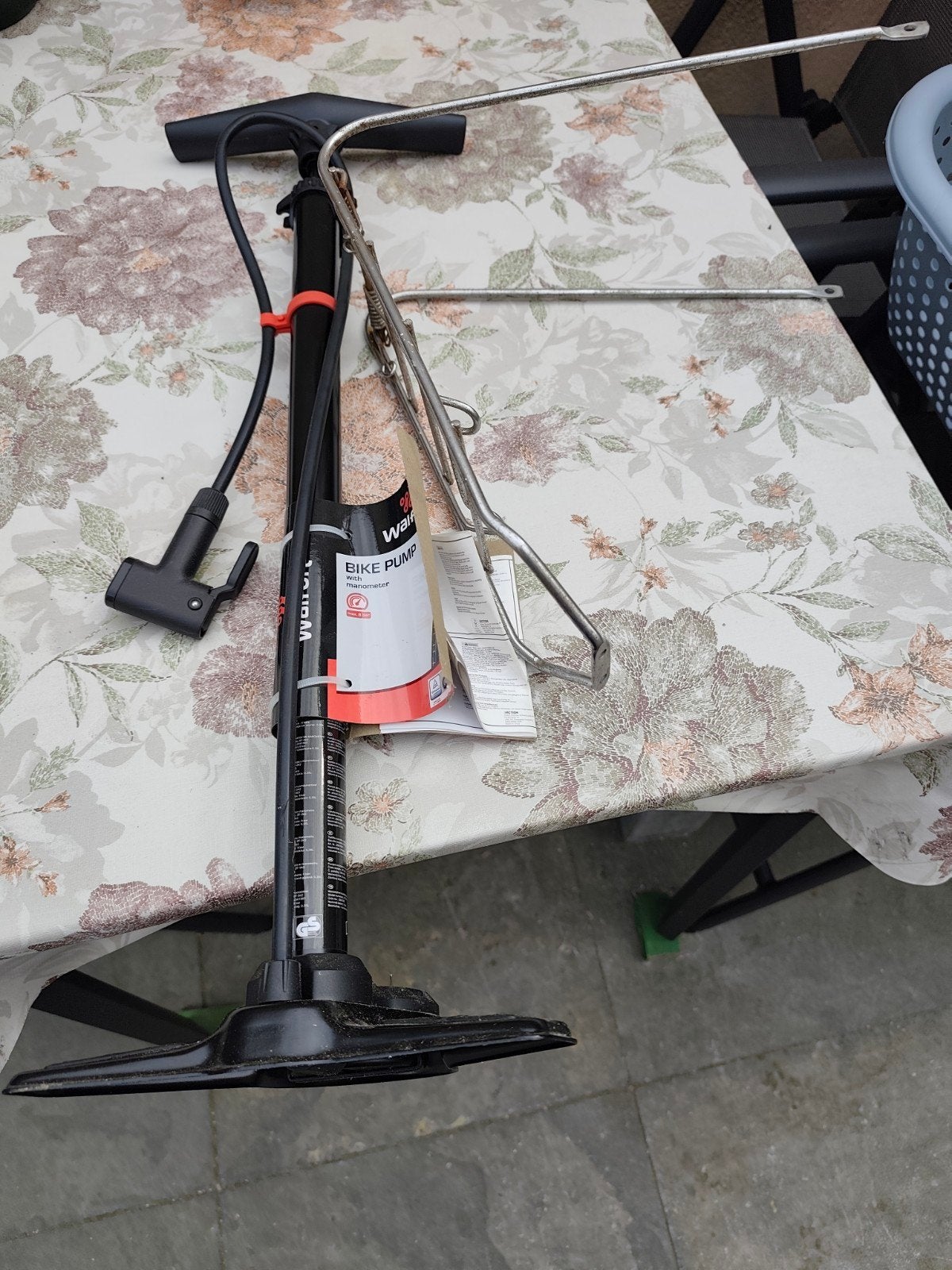 fiets pomp en bagage drager, Ophalen