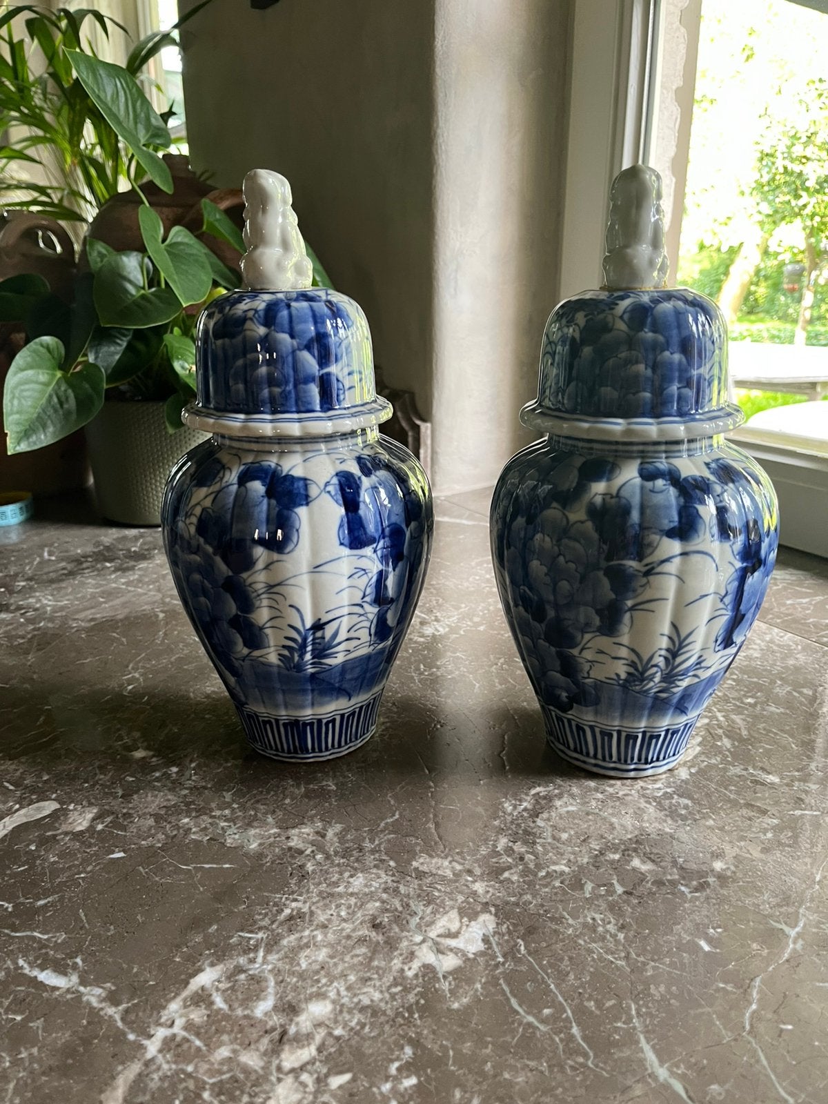 2 vieux vases de Delft, Enlèvement