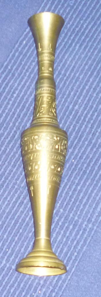 Vase décoratif en laiton – 32 cm – Élancé et finement gravé, Ophalen of Verzenden