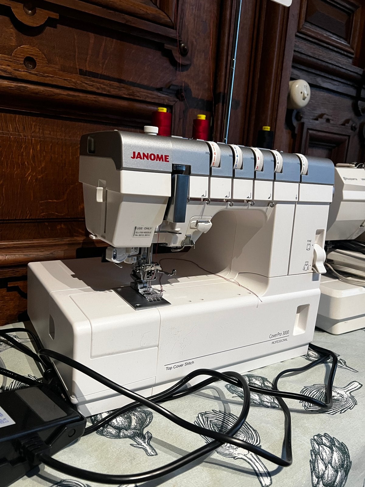 Coverlock, Hobby & Loisirs créatifs, Machines à coudre & Accessoires, Comme neuf, Enlèvement