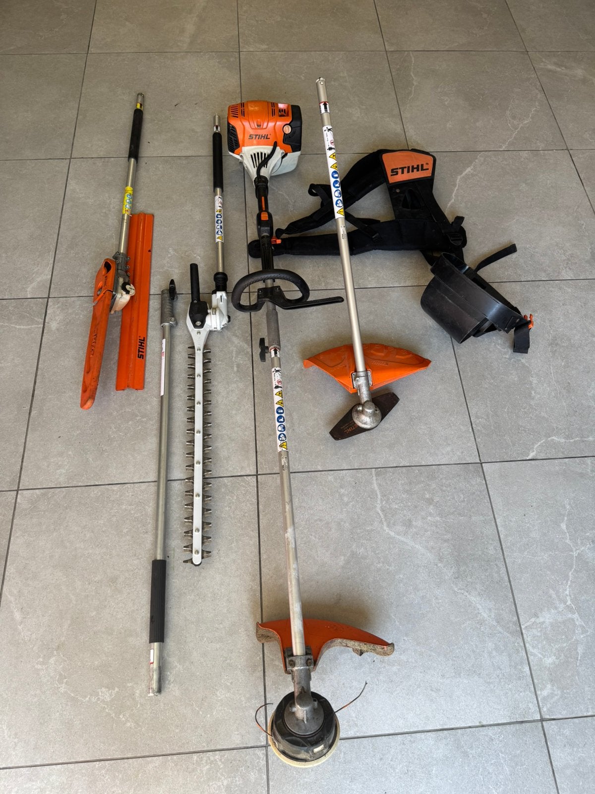 Stihl Combi système KM131R en excellent état divers outils, Enlèvement, Comme neuf