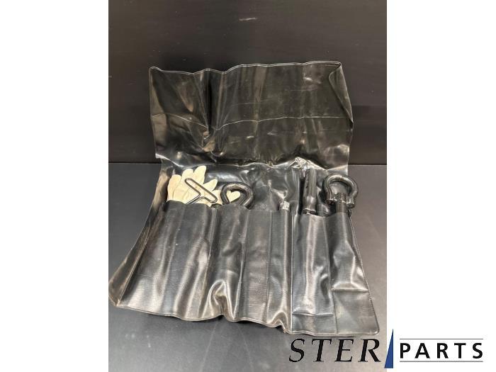 Gereedschap Set van een Mercedes Vito, Gebruikt, -, Ophalen of Verzenden, -