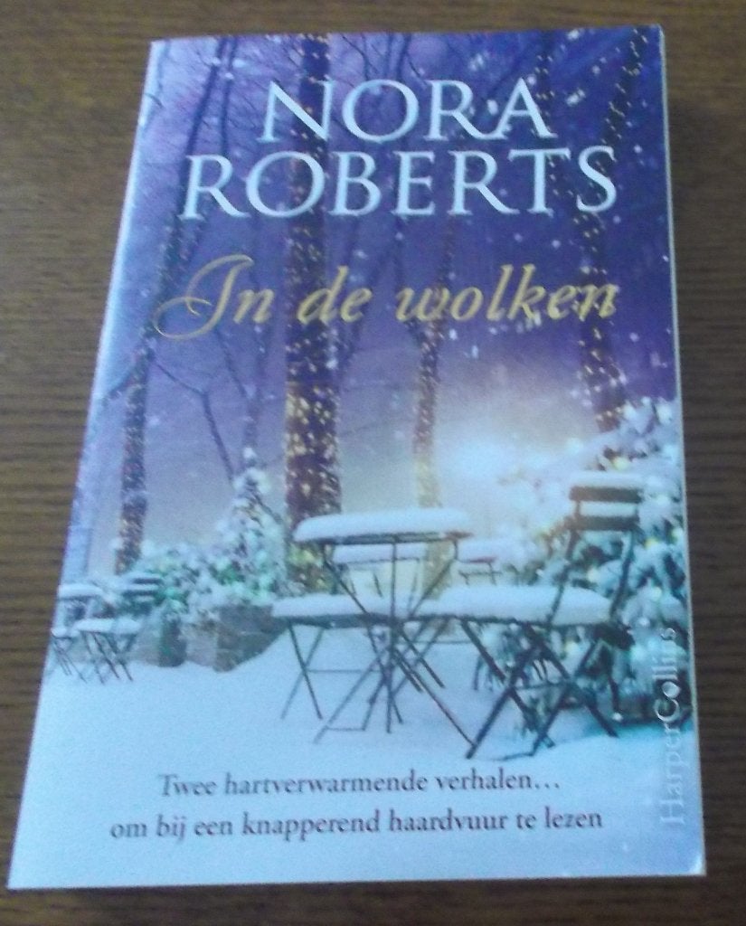 In de wolken (2 romans in 1 bundel) / Nora Roberts, Livres, Romans, Comme neuf, Enlèvement