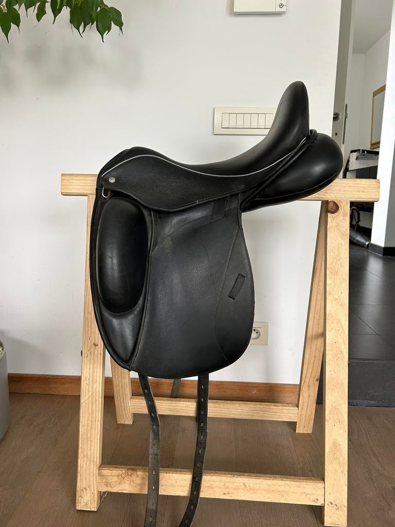 Prachtig Dressuurzadel Custom Icon flight, Dieren en Toebehoren, Ophalen
