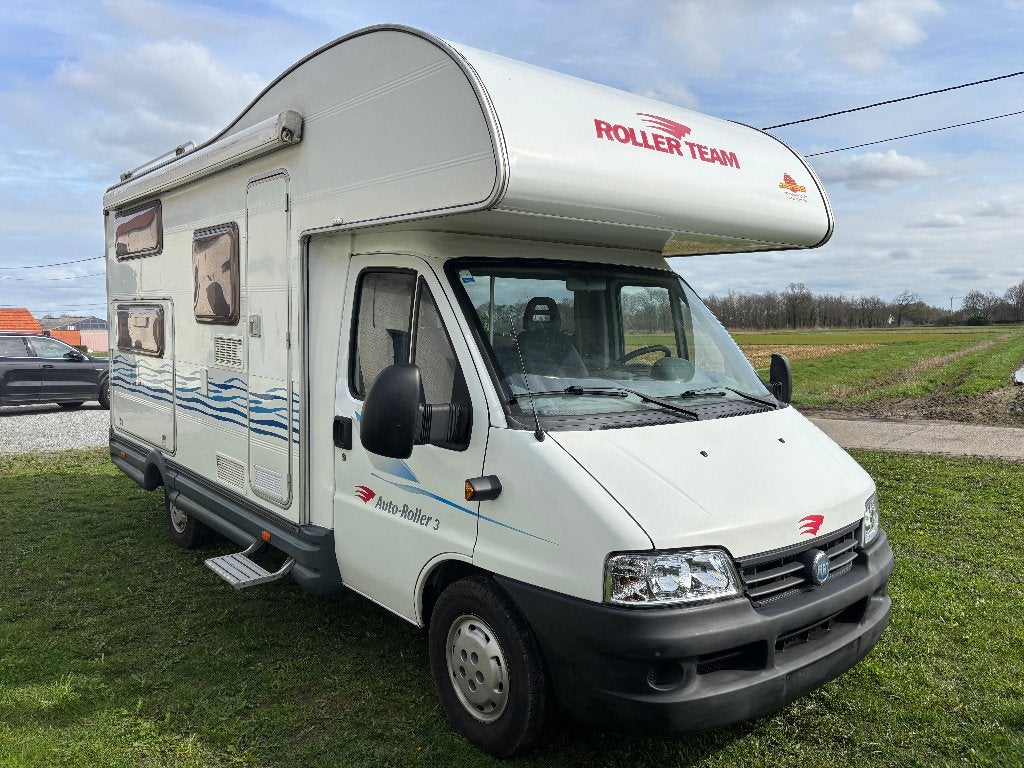 Cet amusant Fiat Ducato Roller Team 2002 pour 6 personnes, Fiat, Boîte manuelle, Jusqu'à 6, 5 à 6 mètres