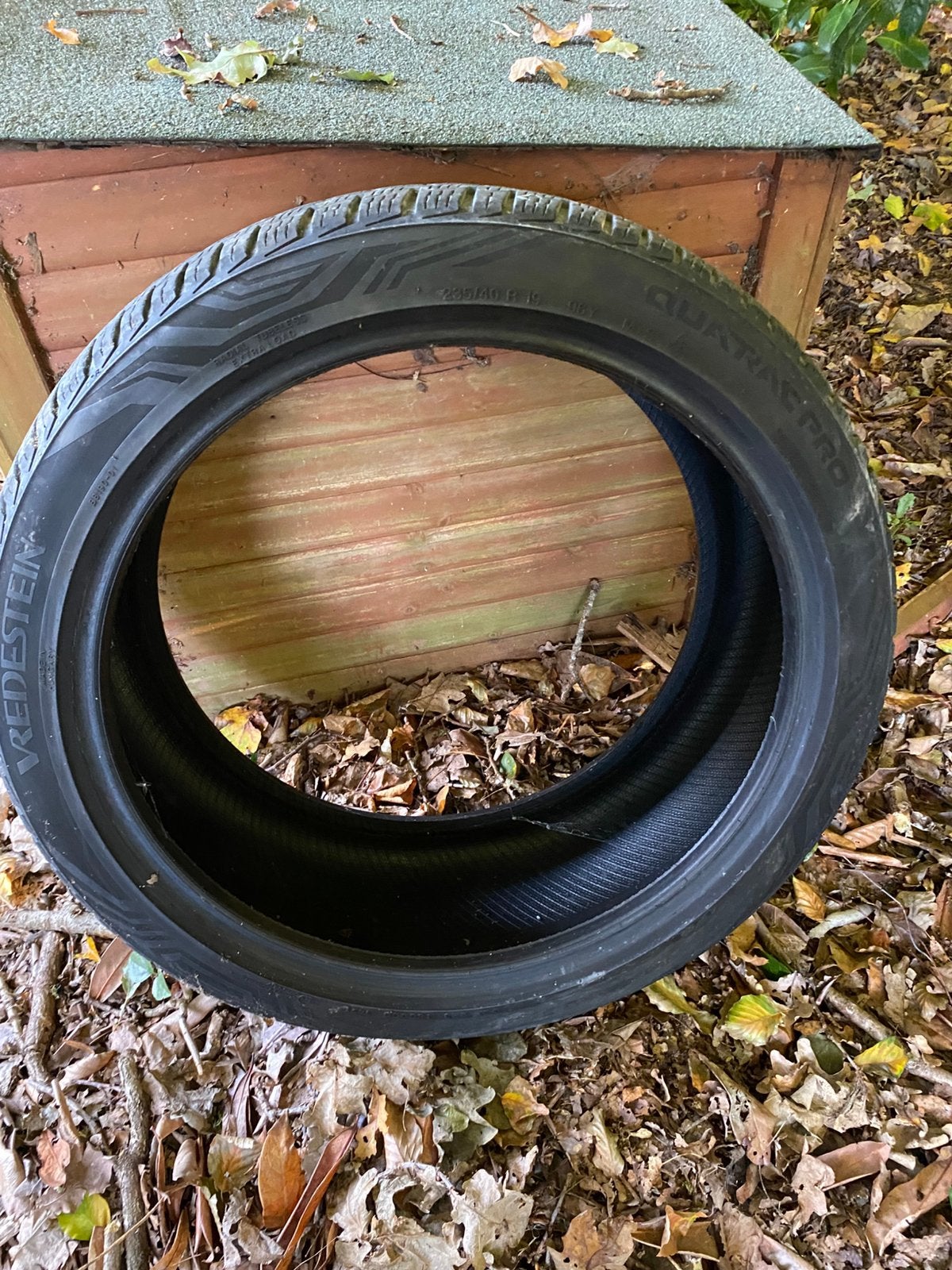 Vredestein autoband 235/40/r19, Gebruikt, 235 mm, All Season, Band(en)