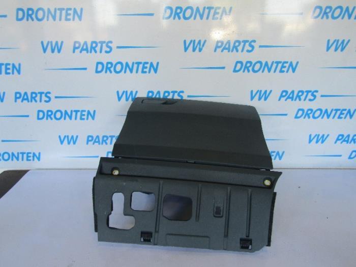 Boîte à gants d'un Audi Q2, -, 3 mois de garantie, Audi, Utilisé
