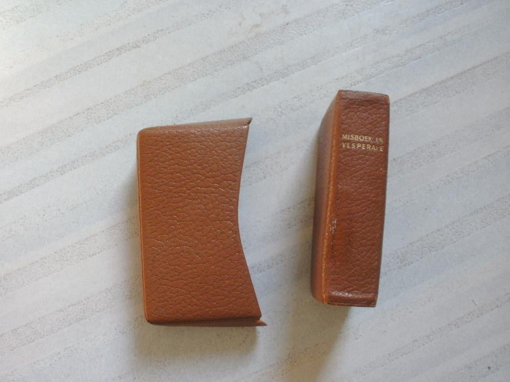 Misboek en Vesperale in beschermhoes., Boeken, Ophalen, Gelezen, Christendom | Katholiek