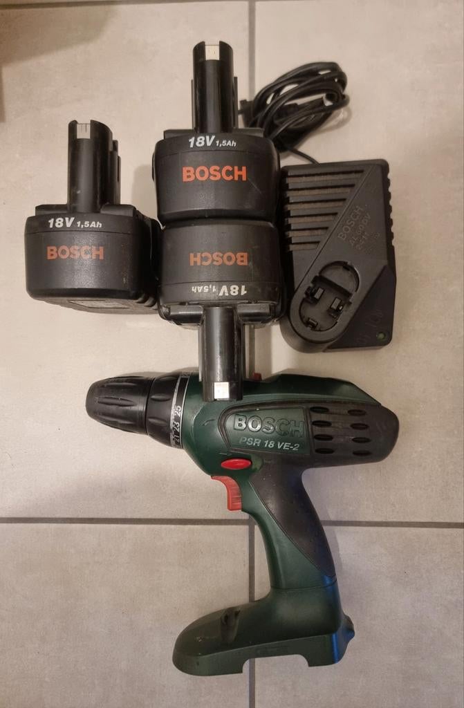 Visseuse/perceuse Bosch PSR 18 VE-2 + 3 batteries + chargeur, Enlèvement, Utilisé